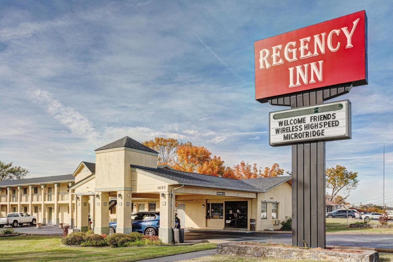 Regency Inn Fayetteville Exterior photo